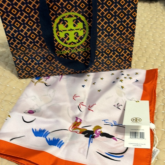NWT TORY BURCH Neckerchief. - Picture 8 of 8